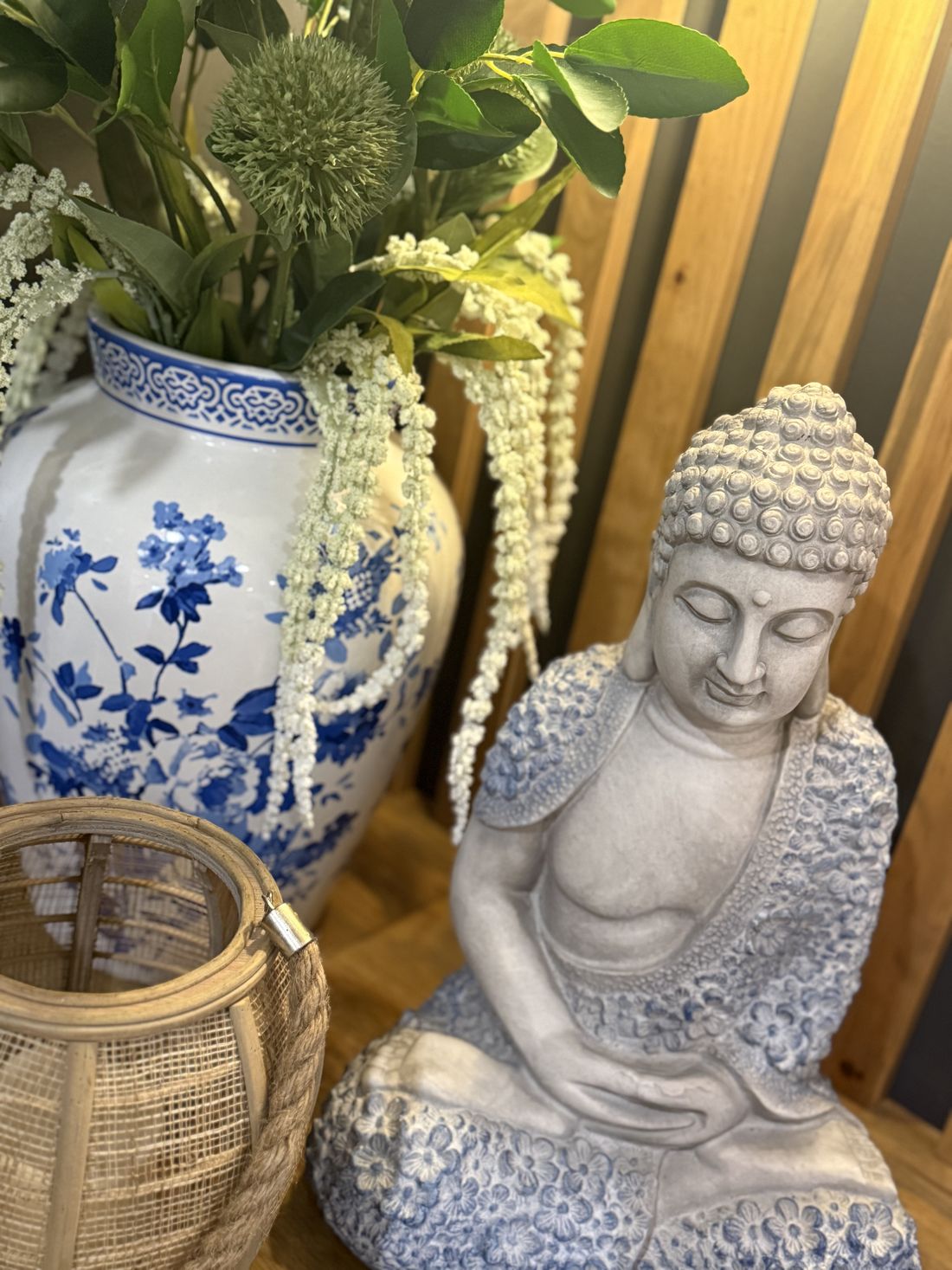 A quiet corner of the lounge